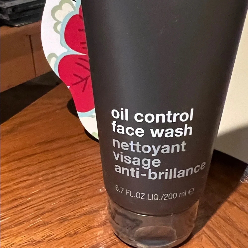 Clinique For Men Oil Control Face Wash - Gray